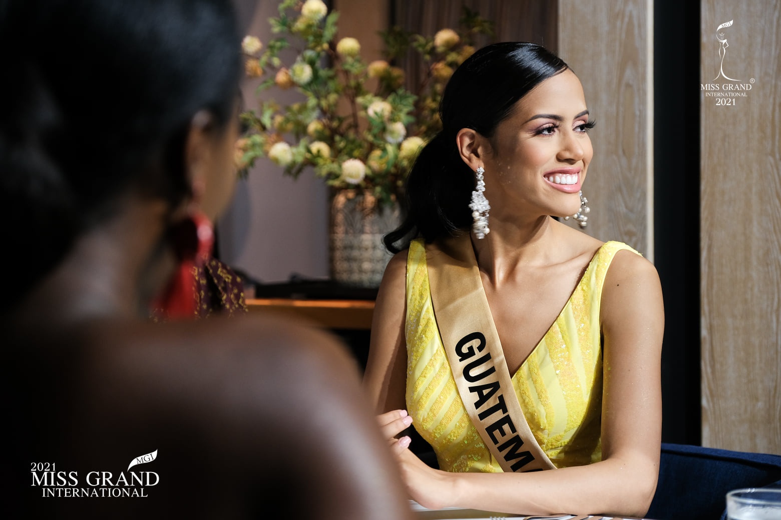 Hoa hau Hoa binh Quoc te 2021 anh 10