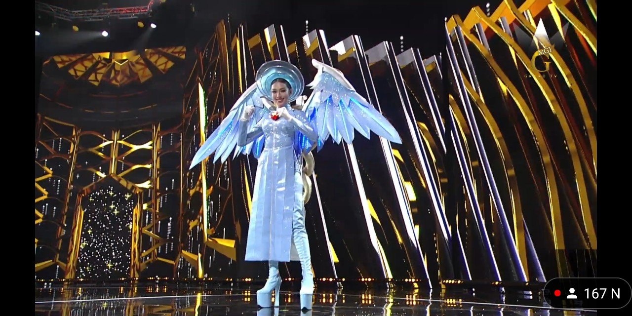 Thùy Tiên trang phục dân tộc Hoa hậu Hòa bình ảnh 1 Thuy Tien trang phuc dan toc Hoa hau Hoa binh anh 1