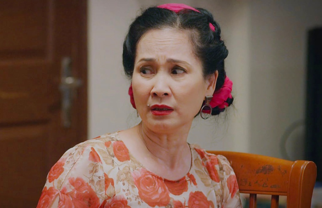 Vai dien me chong cua NSND Lan Huong gay uc che hinh anh