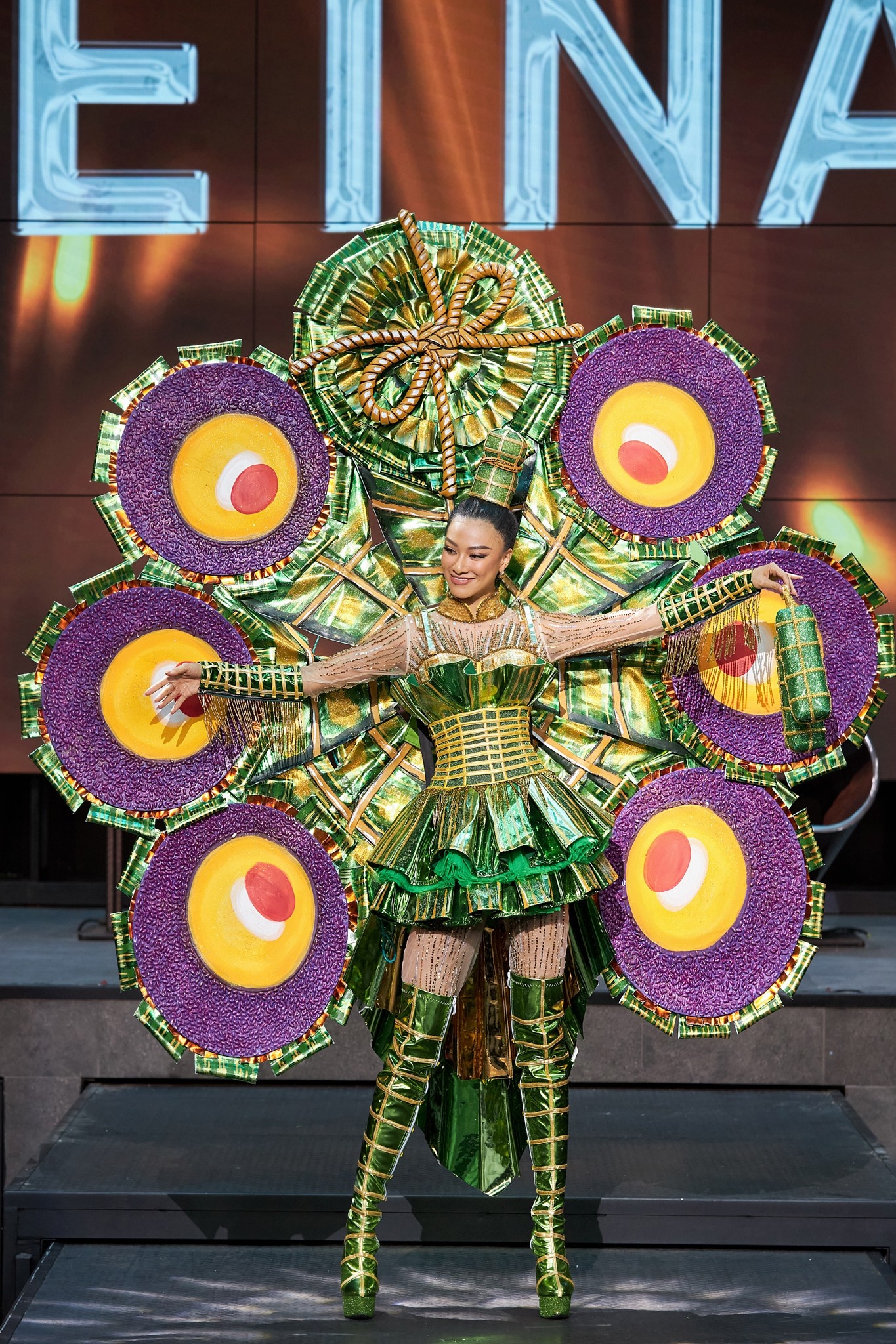 Kim Duyên bán kết Hoa hậu Hoàn vũ ảnh 2 Kim Duyen ban ket Hoa hau Hoan vu anh 2