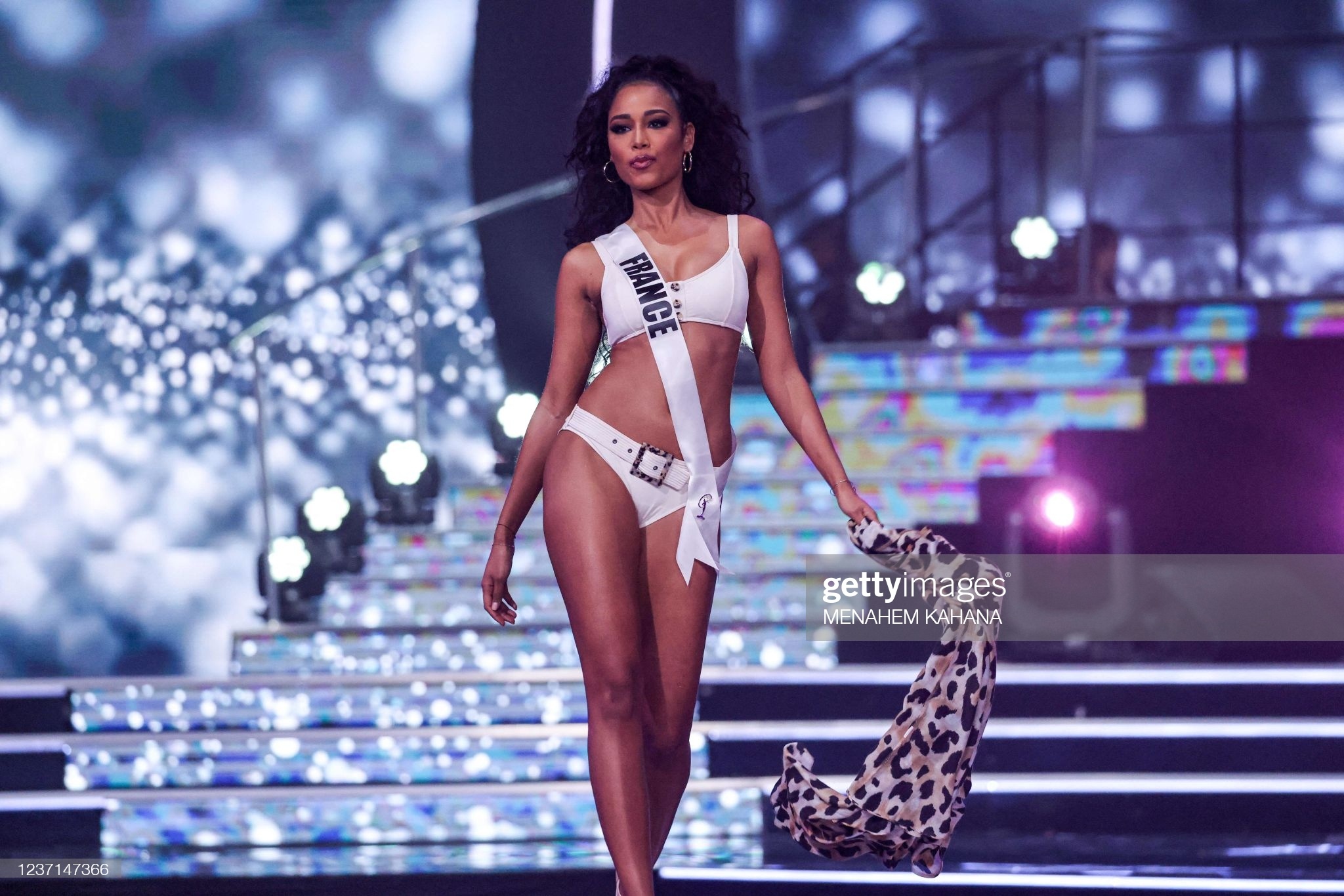 Hoa hau Hoan vu Kim Duyen anh 5