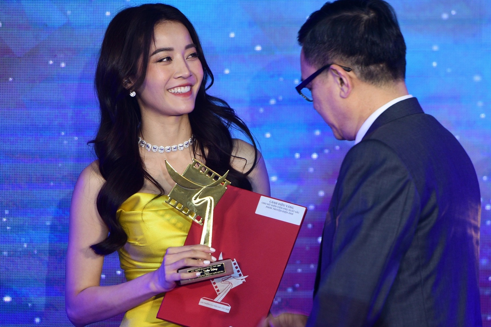 Nghe si tren san khau Canh dieu 2020 hinh anh