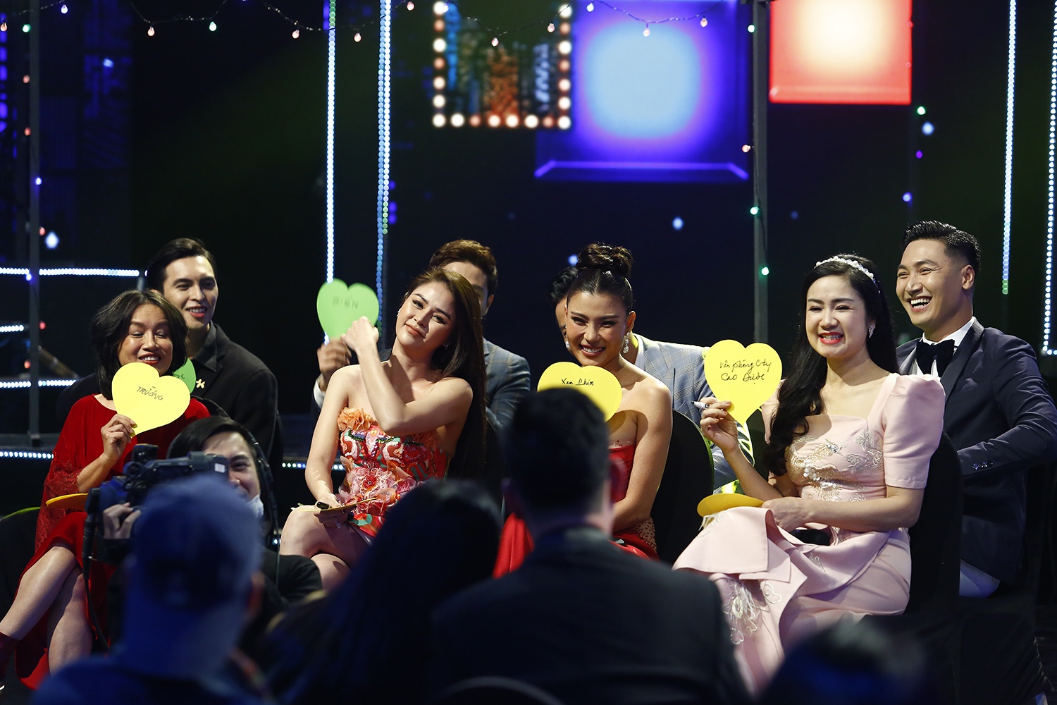 Hồng Diễm Mạnh Trường giải VTV Awards 2021 ảnh 7 Hong Diem Manh Truong giai VTV Awards 2021 anh 7