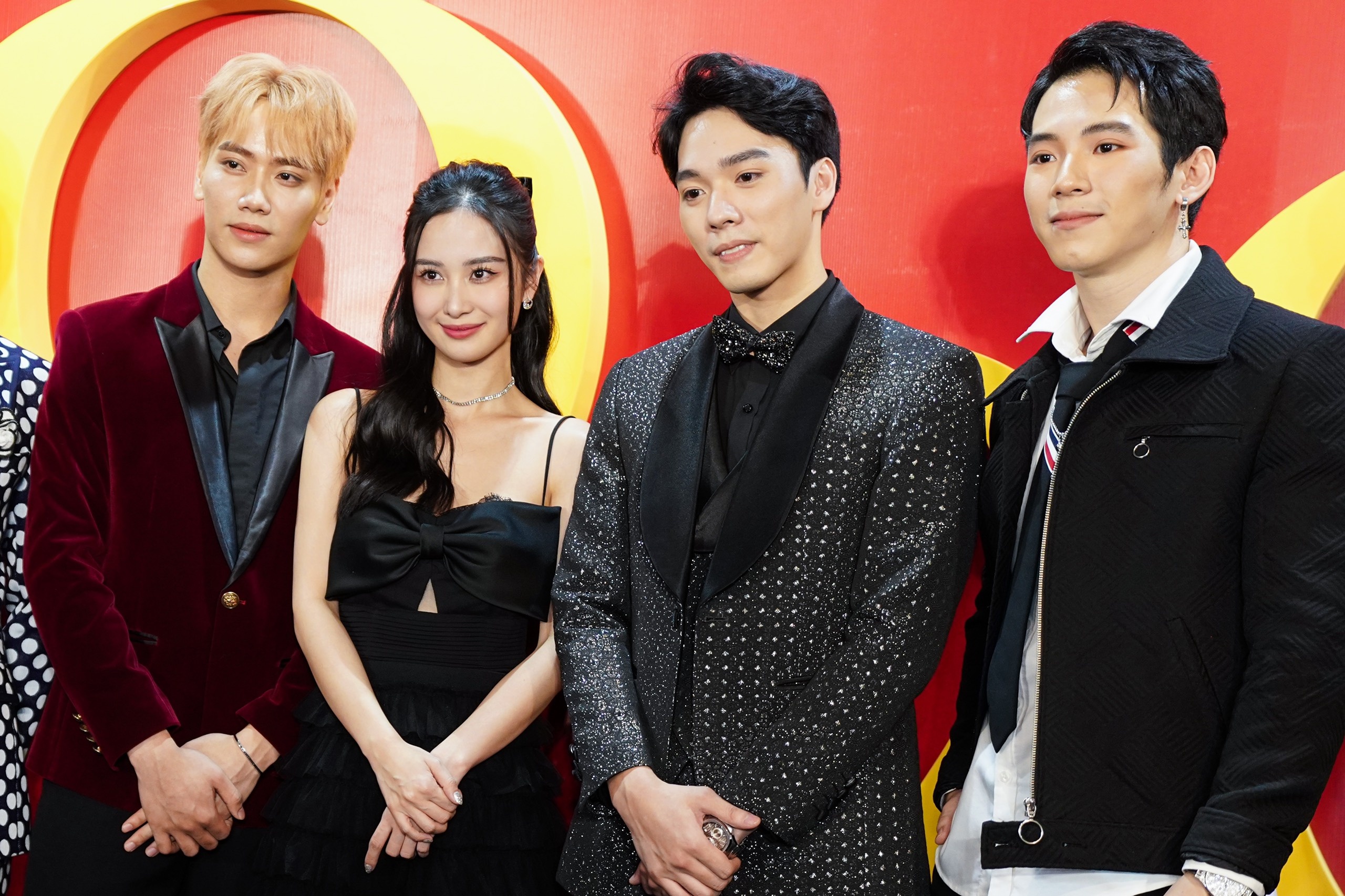 phim 1990 Nha Phuong Lan Ngoc anh 3