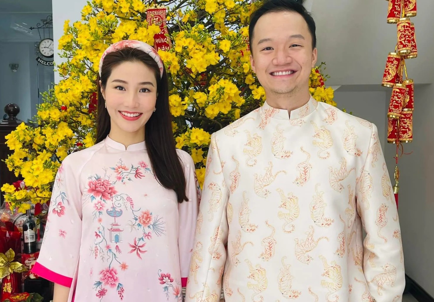 Ngay dau nam cua sao Viet hinh anh