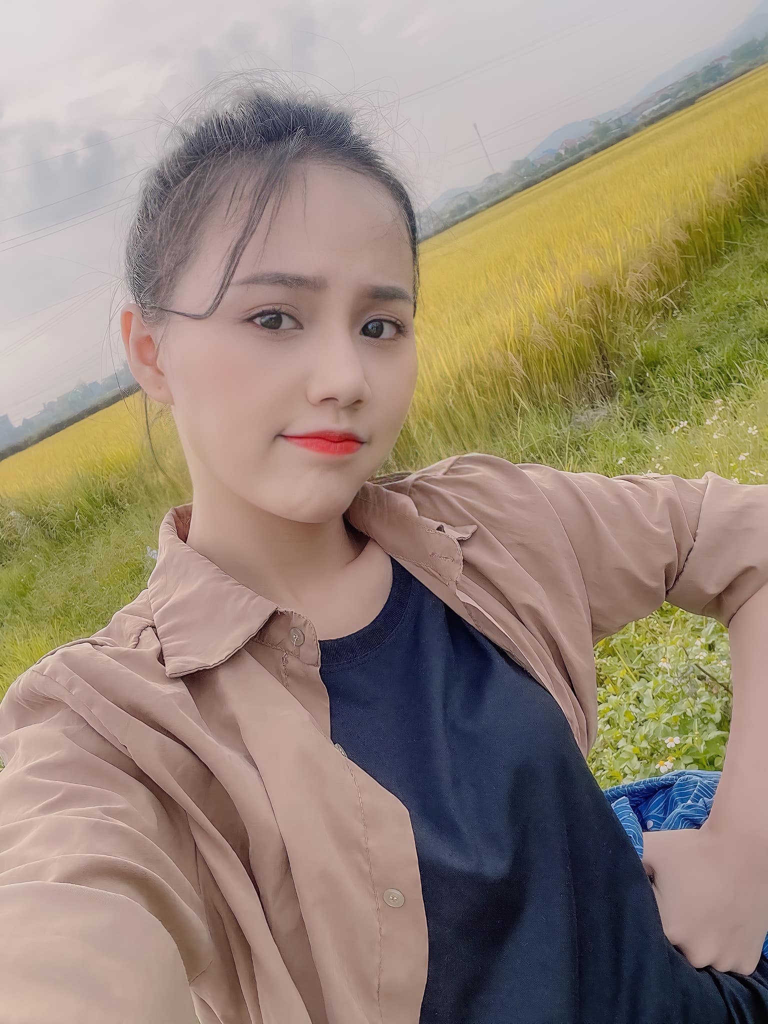 Minh Thu Pho trong lang anh 3