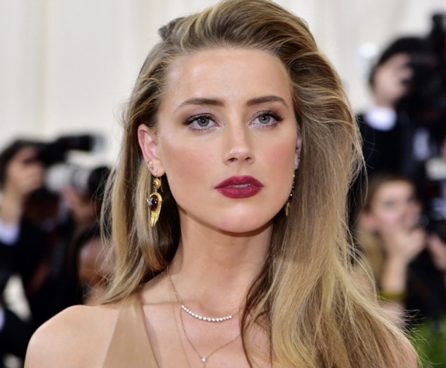 Nhung bong hong showbiz gan bo voi ty phu Elon Musk hinh anh