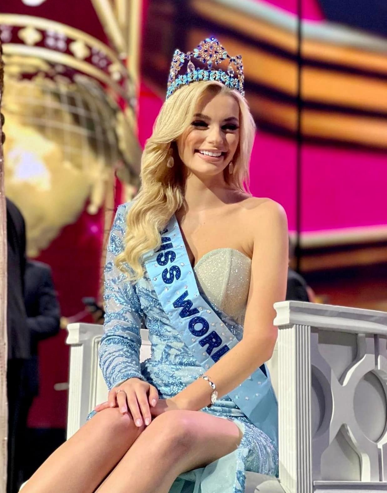 Hoa hau The gioi Karolina Bielawska anh 2