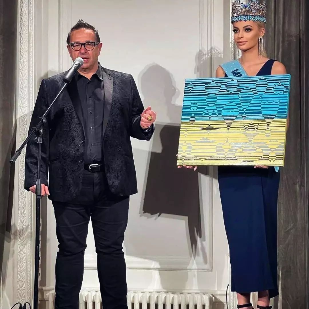 Hoa hau The gioi Karolina Bielawska anh 2