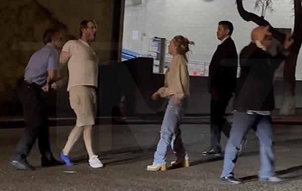 Dien vien Hayden Panettiere au da tren pho hinh anh