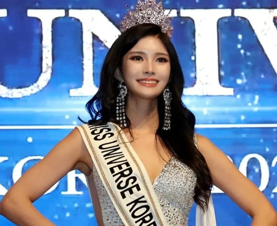 Nguoi dep dai dien Han Quoc thi Hoa hau Hoan vu 2022 hinh anh