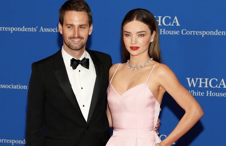 Miranda Kerr goi cam ben chong ty phu hinh anh