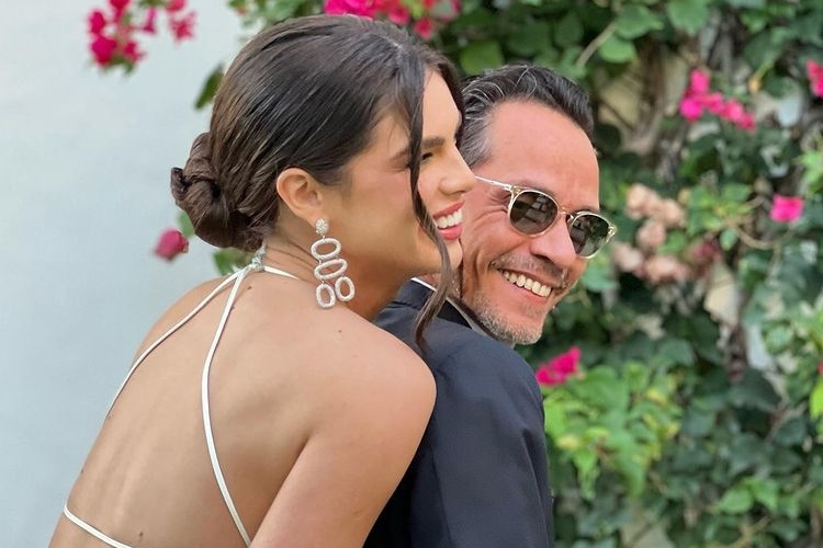 Hon the kem 31 tuoi cua Marc Anthony hinh anh