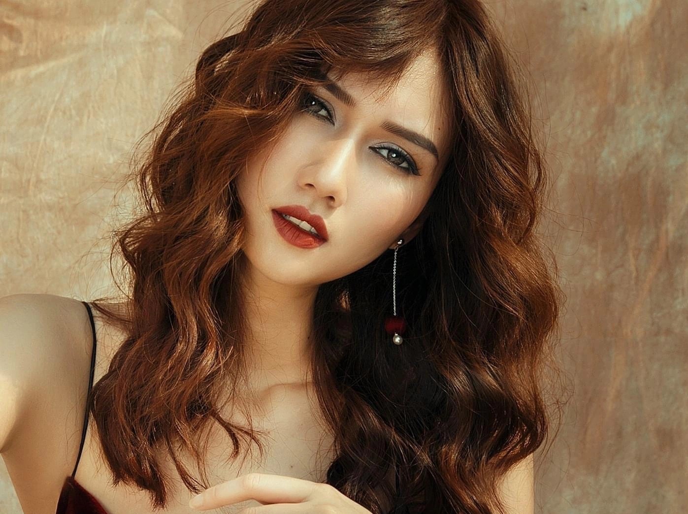 Bien co tinh cam cua sao Viet hinh anh