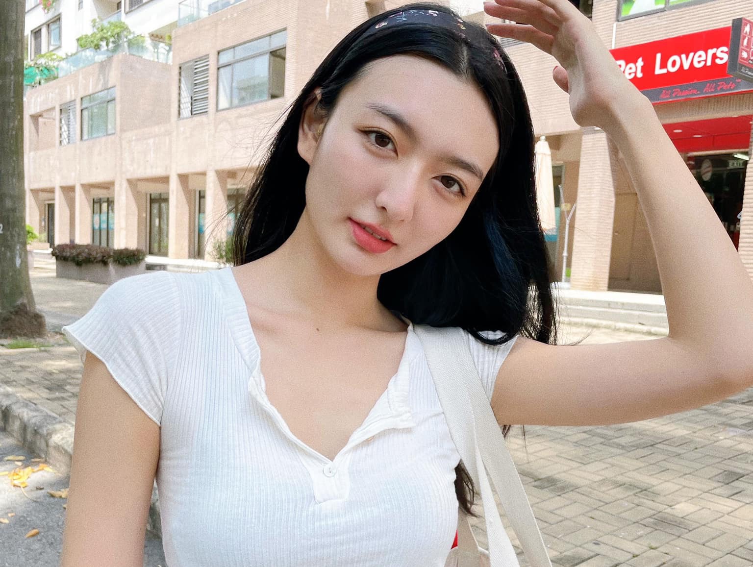 Anh doi thuong cua thi sinh Hoa hau The gioi Viet Nam 2022 hinh anh