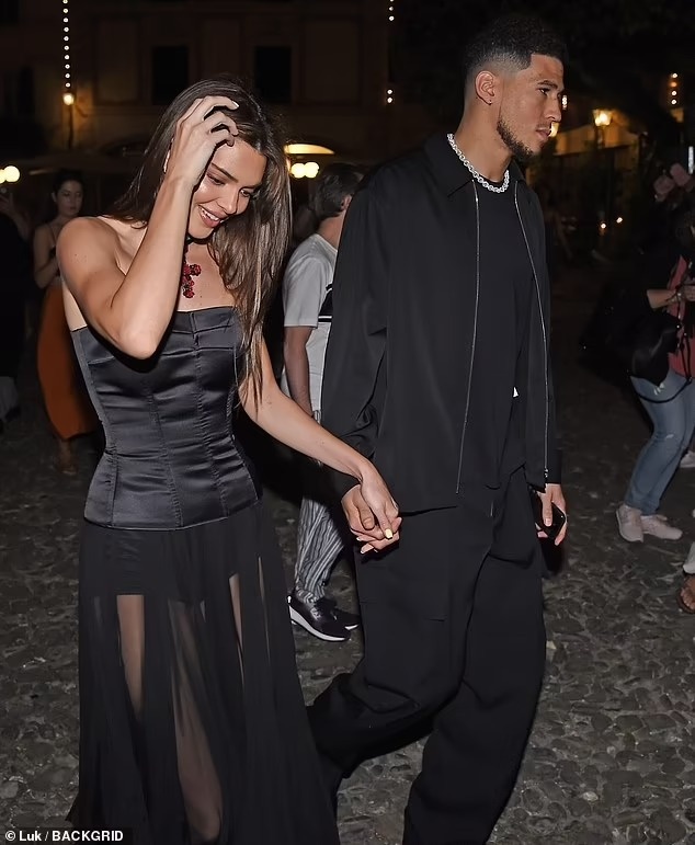 Kendall Jenner bạn trai ảnh 3 Kendall Jenner ban trai anh 3