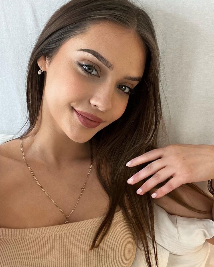 Hoa hau Hoan vu 2022 anh 8