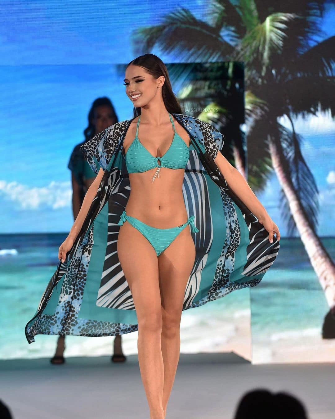 Hoa hau Hoan vu 2022 anh 7