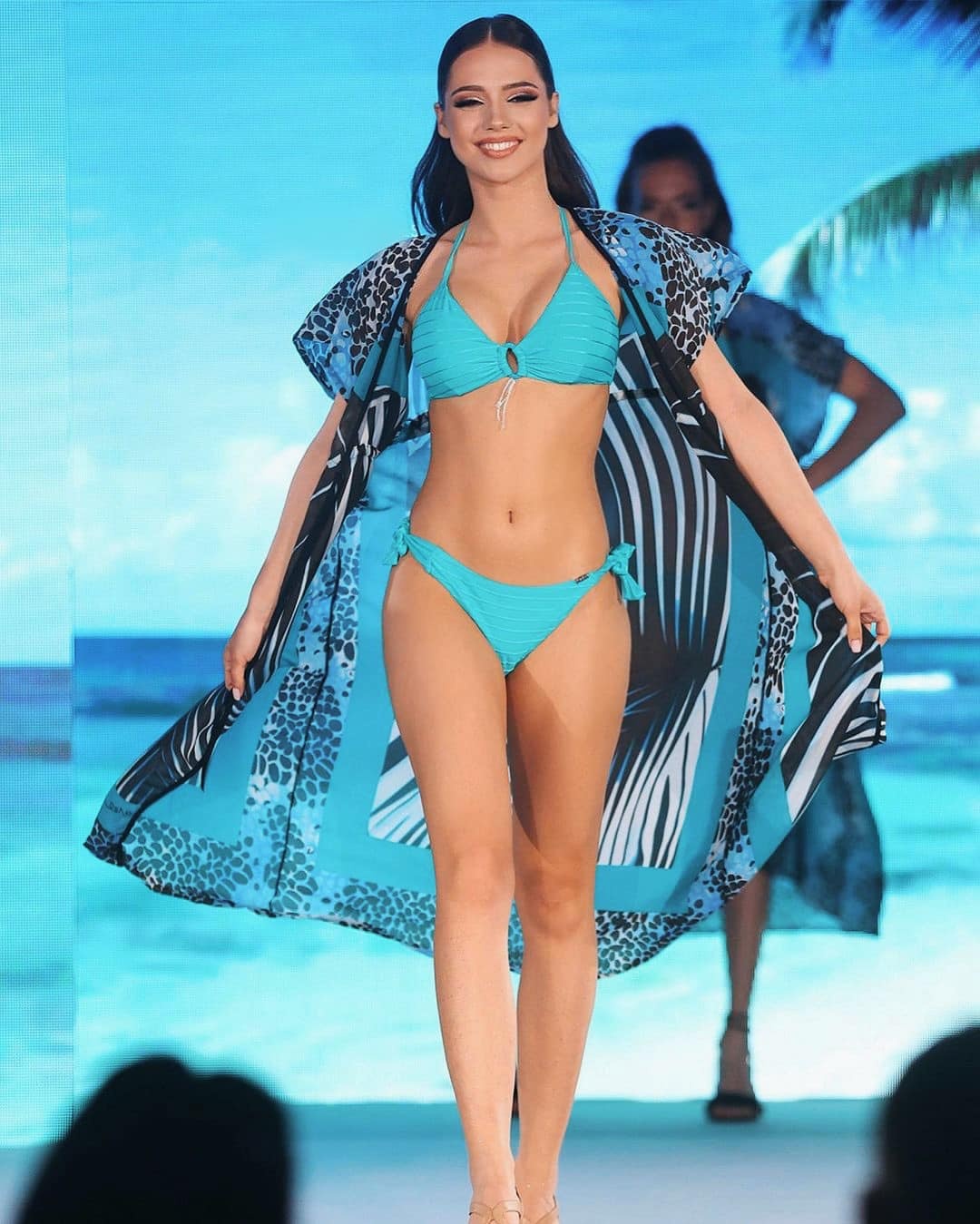 Hoa hau Hoan vu 2022 anh 3