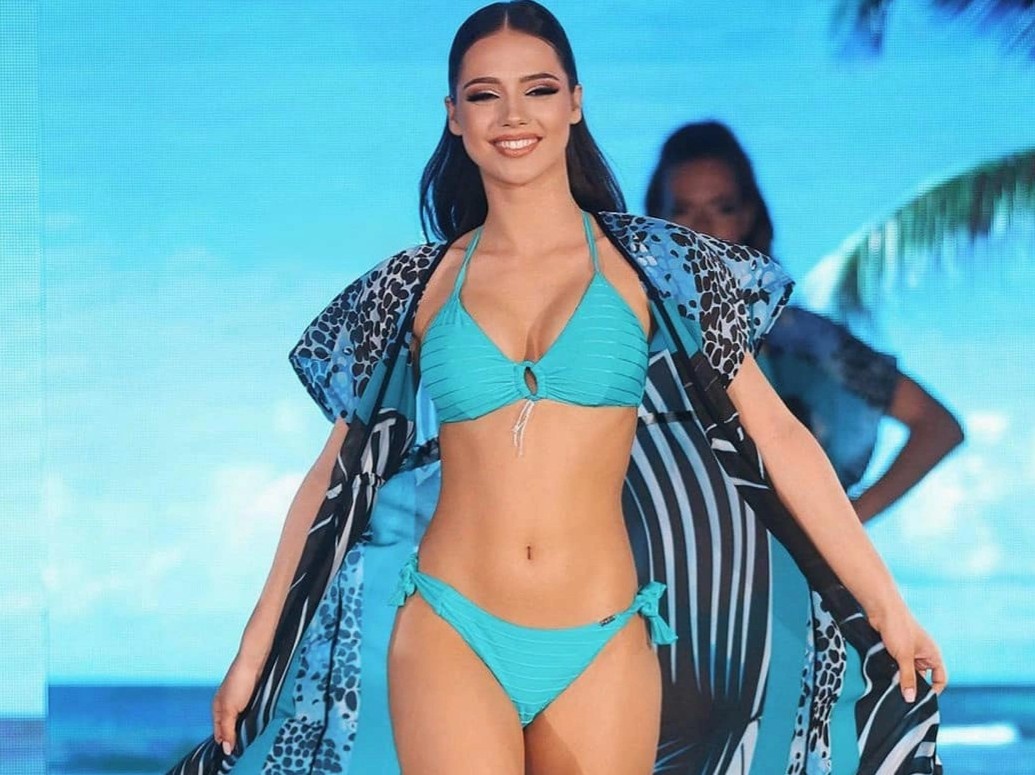 Thi sinh 19 tuoi cua Hoa hau Hoan vu 2022 hinh anh