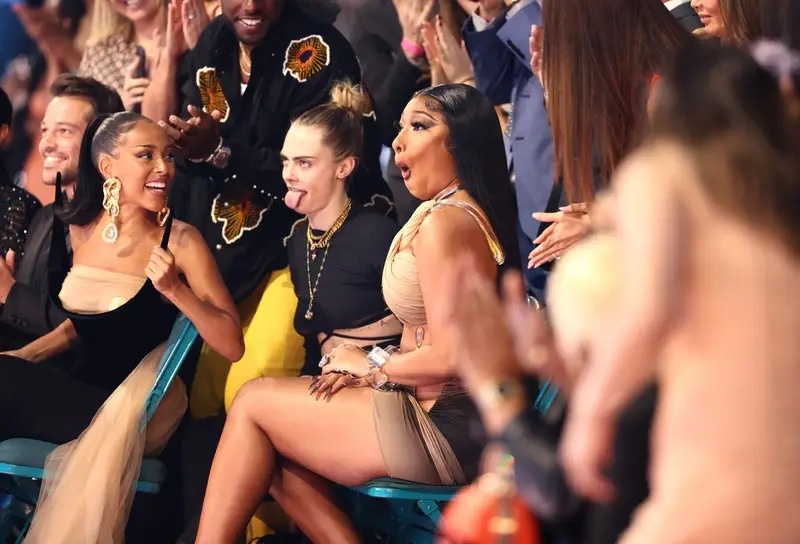 Cara Delevingne Billboard Music Awards anh 2