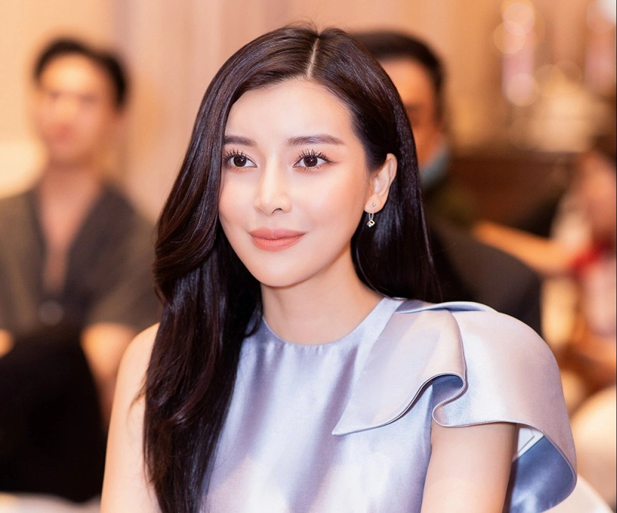 Vai dien cong an cua Cao Thai Ha bi phan ung hinh anh