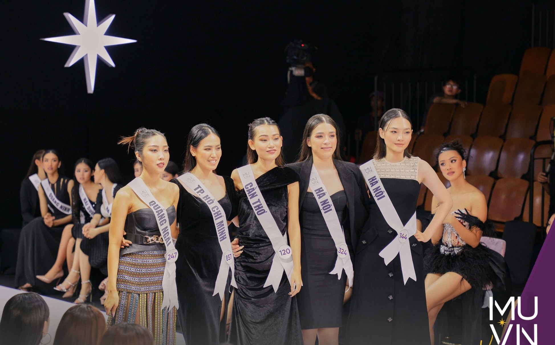 Catriona Gray Hoa hau Hoan vu Viet Nam 2022 anh 4