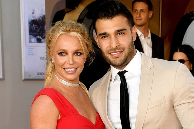 Britney Spears cuoi anh 1