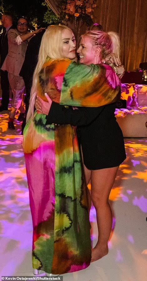 Britney Spears cuoi anh 5