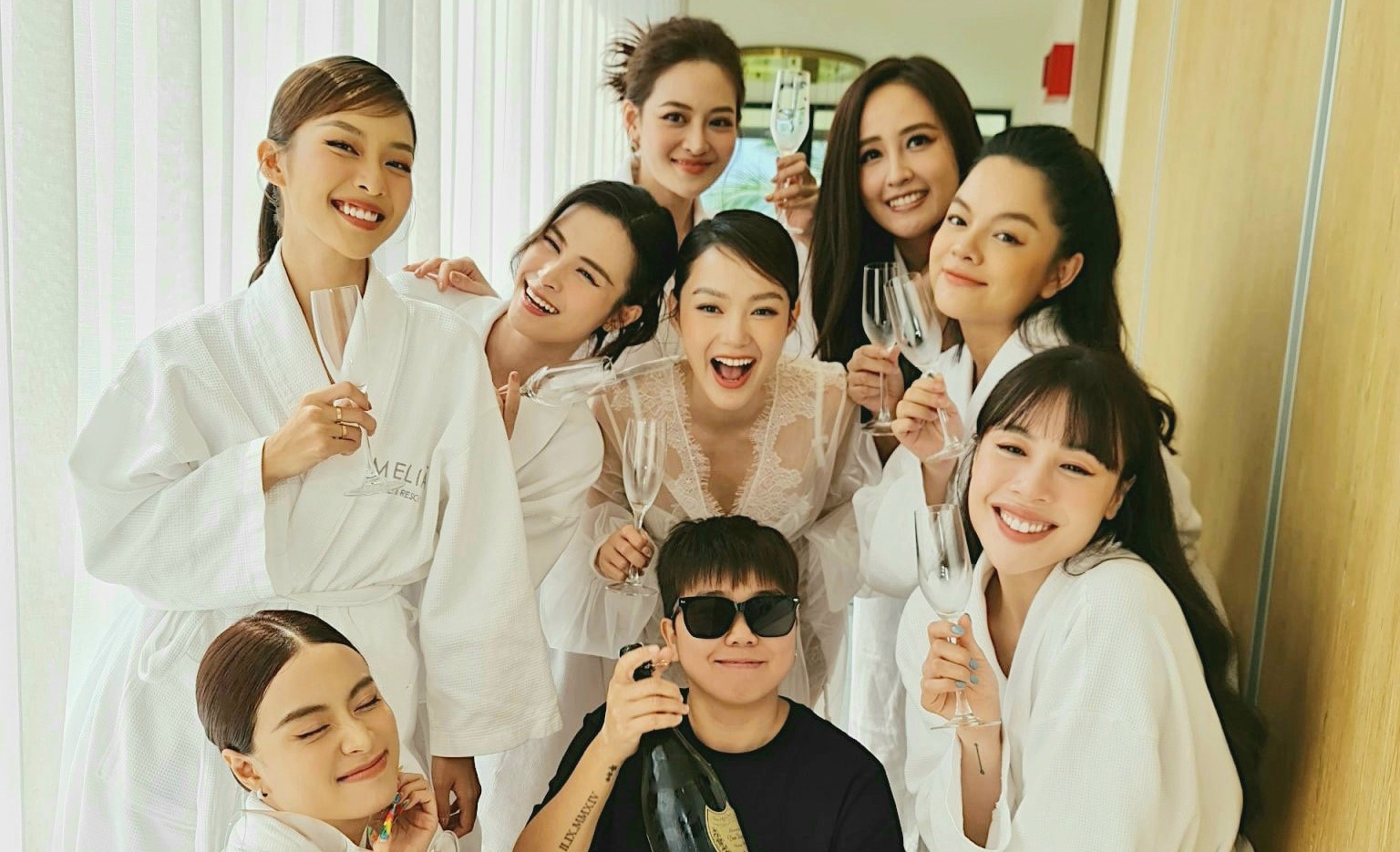 Mai Phuong Thuy, Hoang Thuy Linh du tiec doc than cua Minh Hang hinh anh