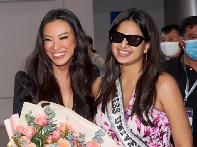 Duong kim Hoa hau Hoan vu den Viet Nam hinh anh