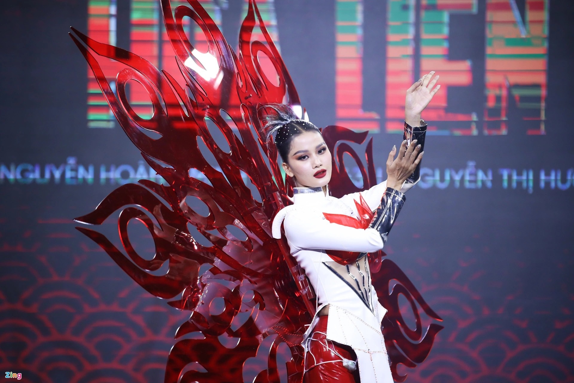 Huong Ly Hoa hau Hoan vu Viet Nam anh 9