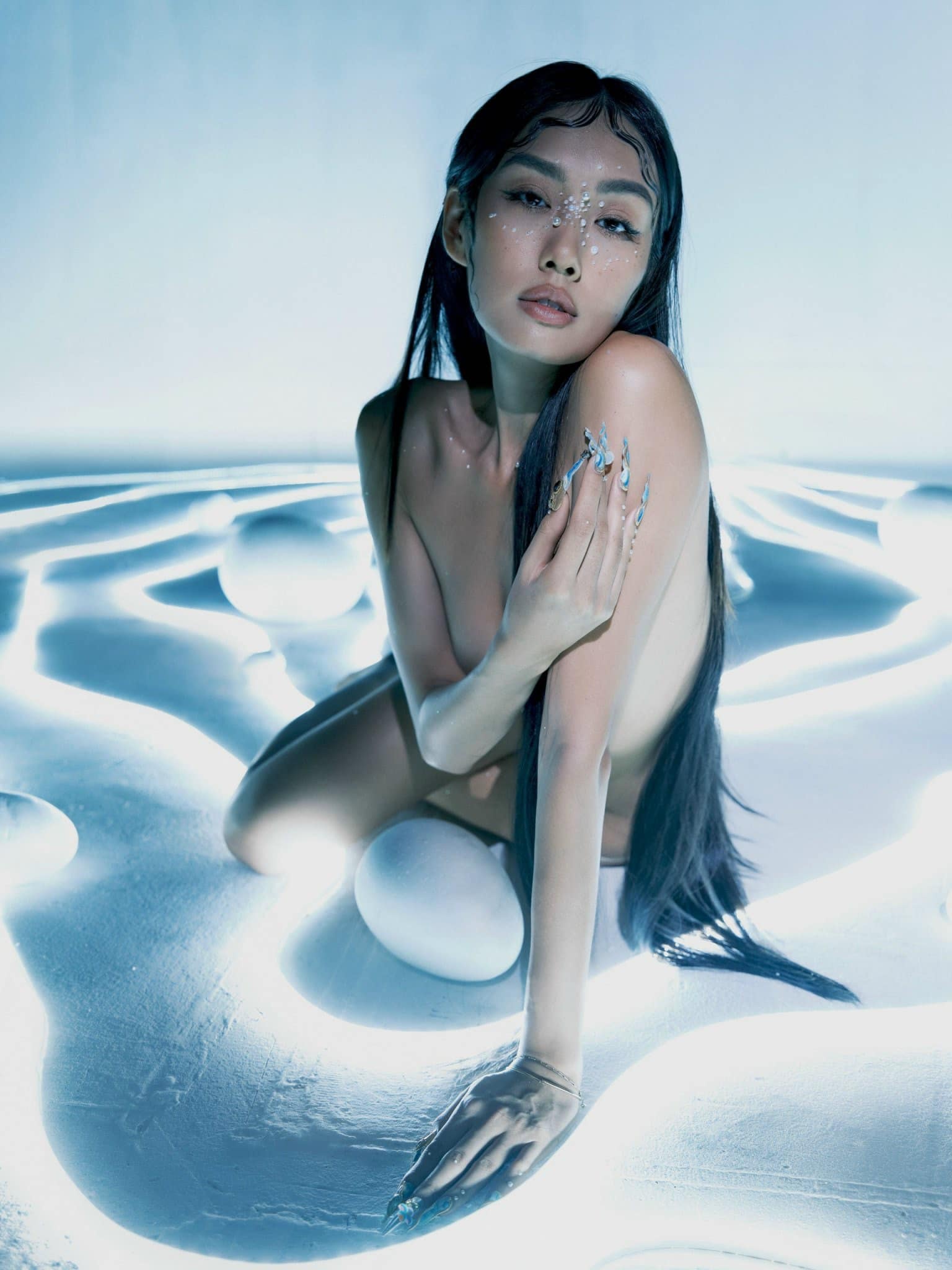 A hau Thao Nhi tranh cai anh 2