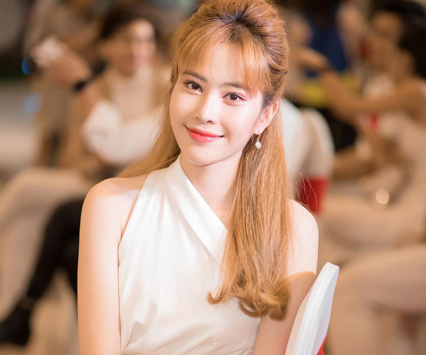 Nam Em truoc vong chung ket Hoa hau The gioi Viet Nam 2022 hinh anh