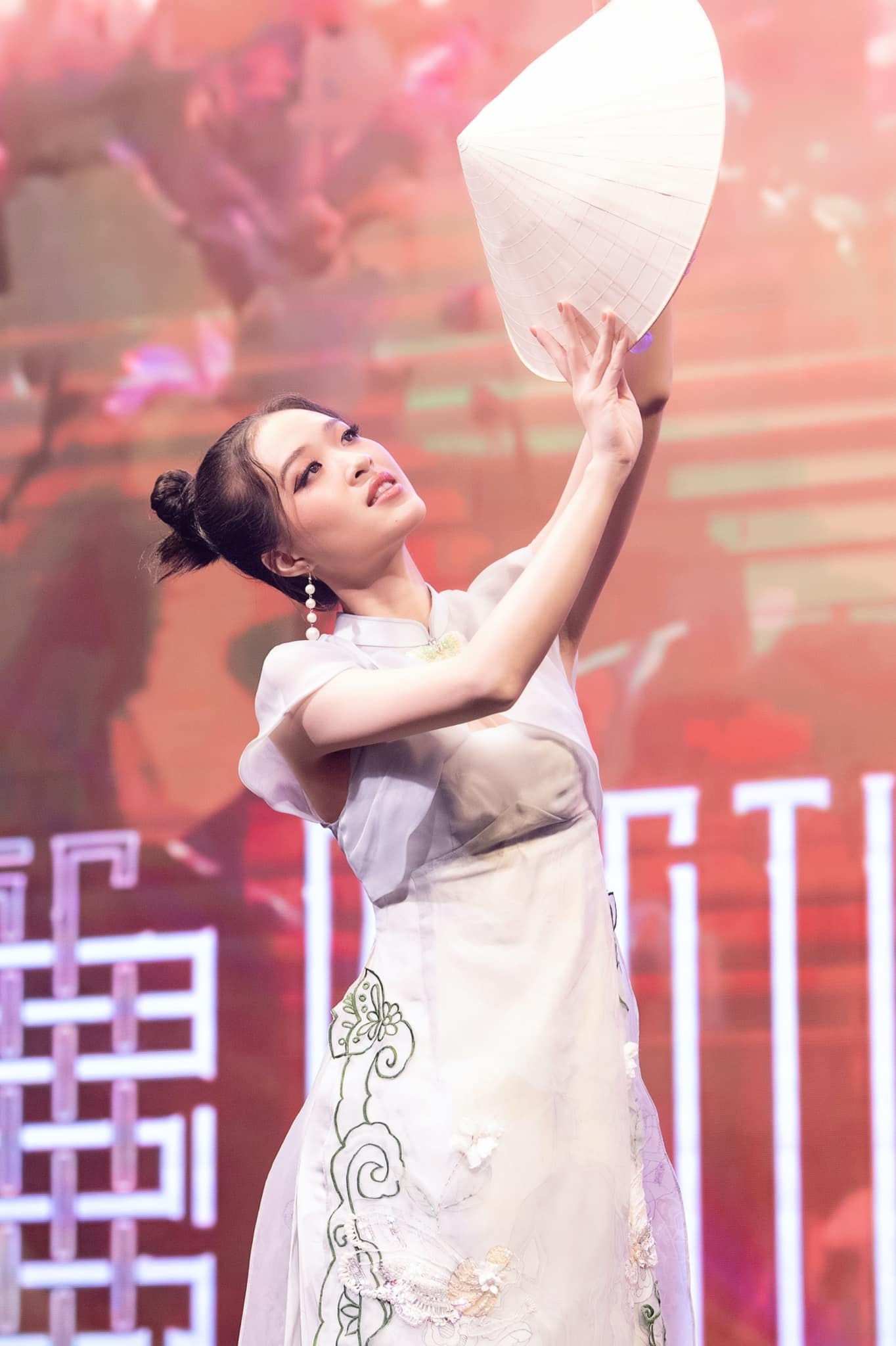 Hoa hau The gioi Viet Nam 2022 anh 5