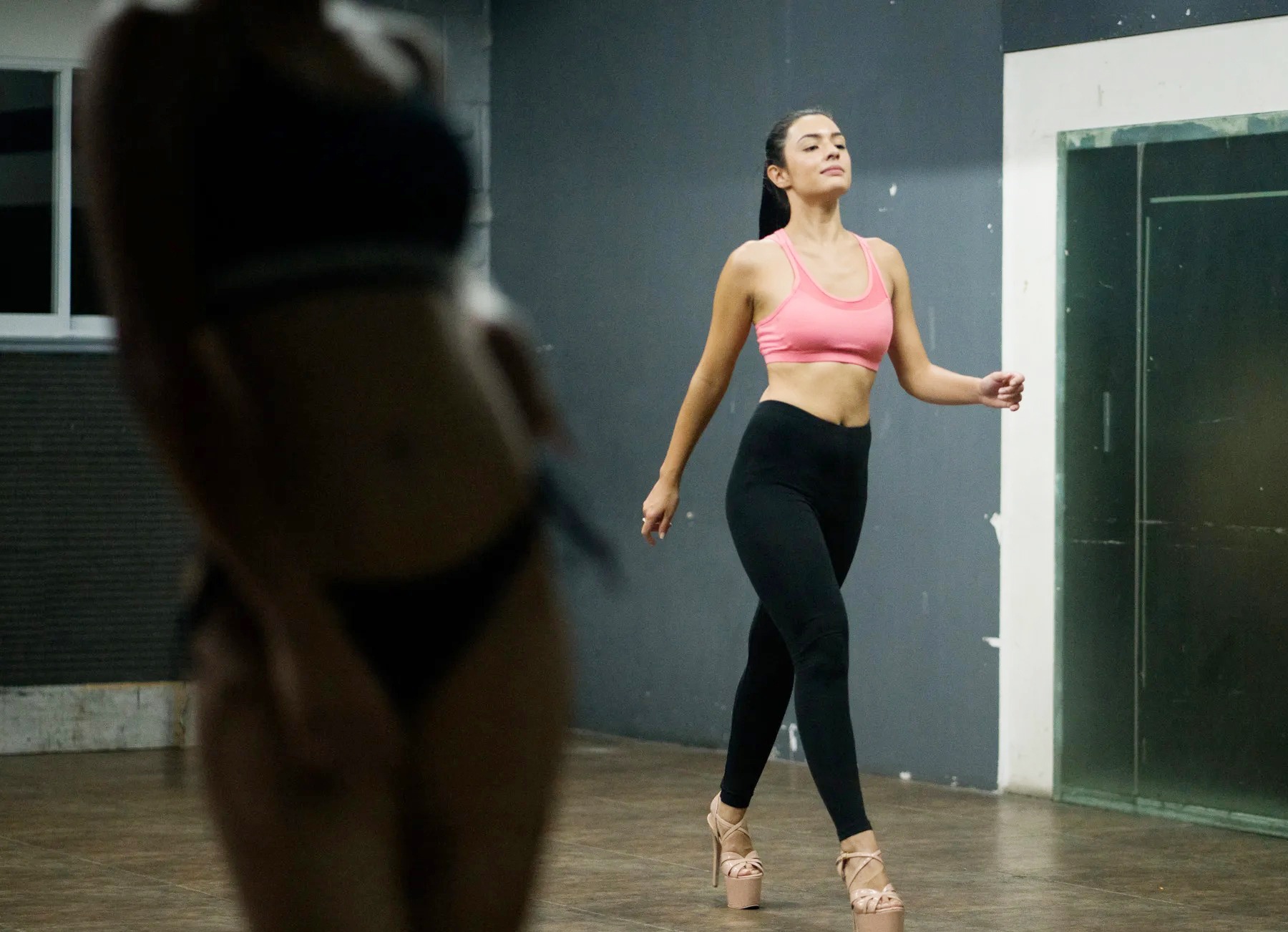 Dat nuoc cuong hoa hau hinh anh