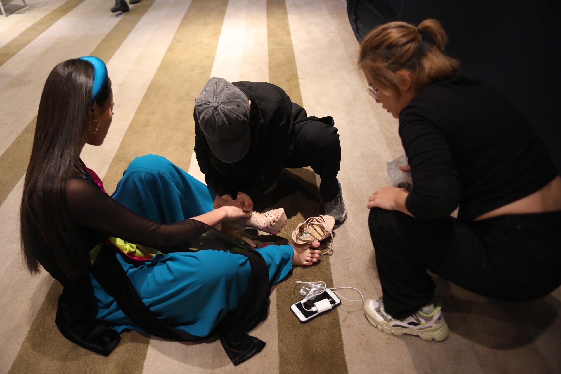 Hoa hau Dan toc anh 5