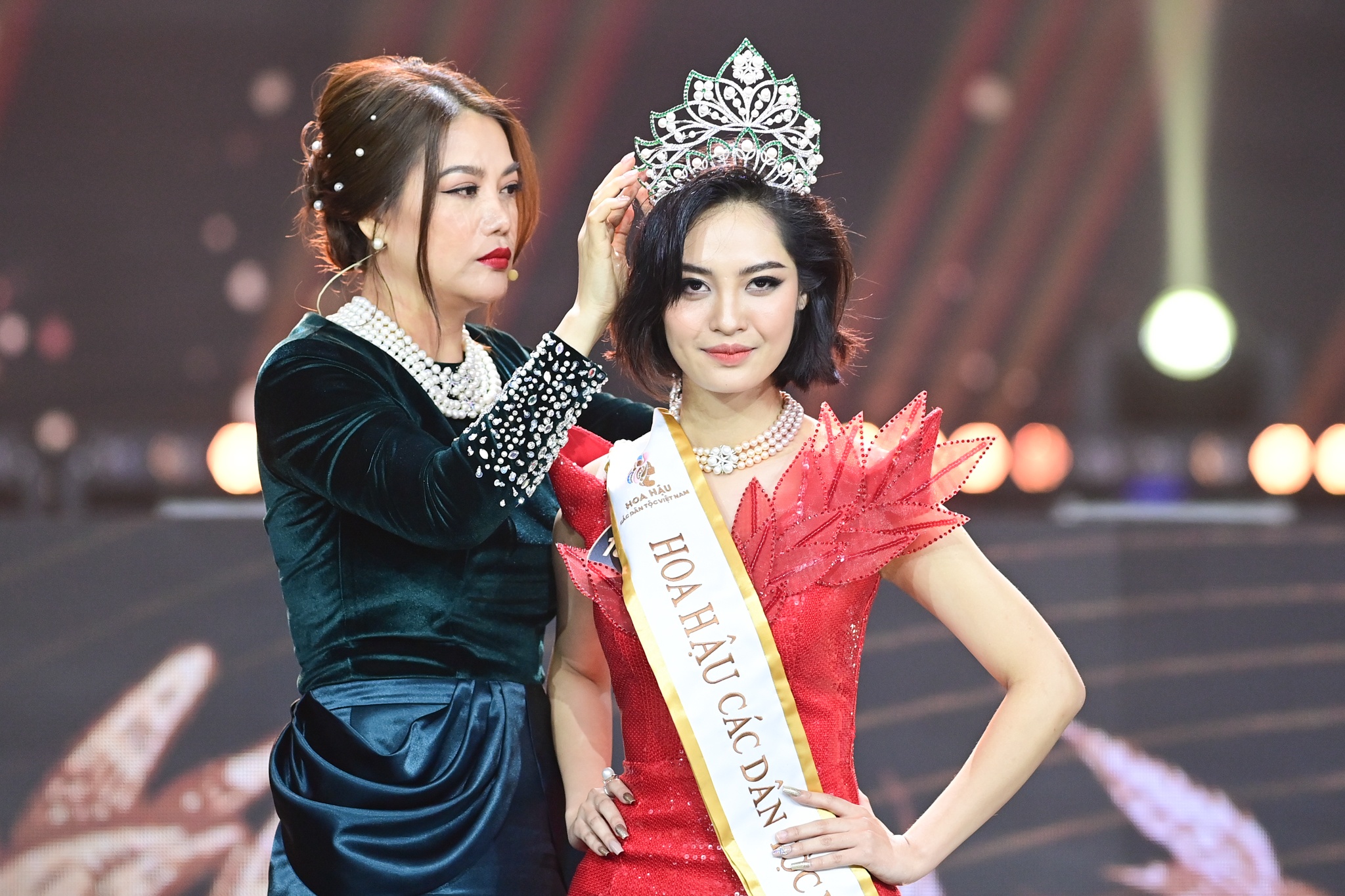 Hoa hậu các Dân tộc Việt Nam
2022 Nông Thúy Hằng ảnh 1 Hoa hau cac Dan toc Viet Nam
2022 Nong Thuy Hang anh 1