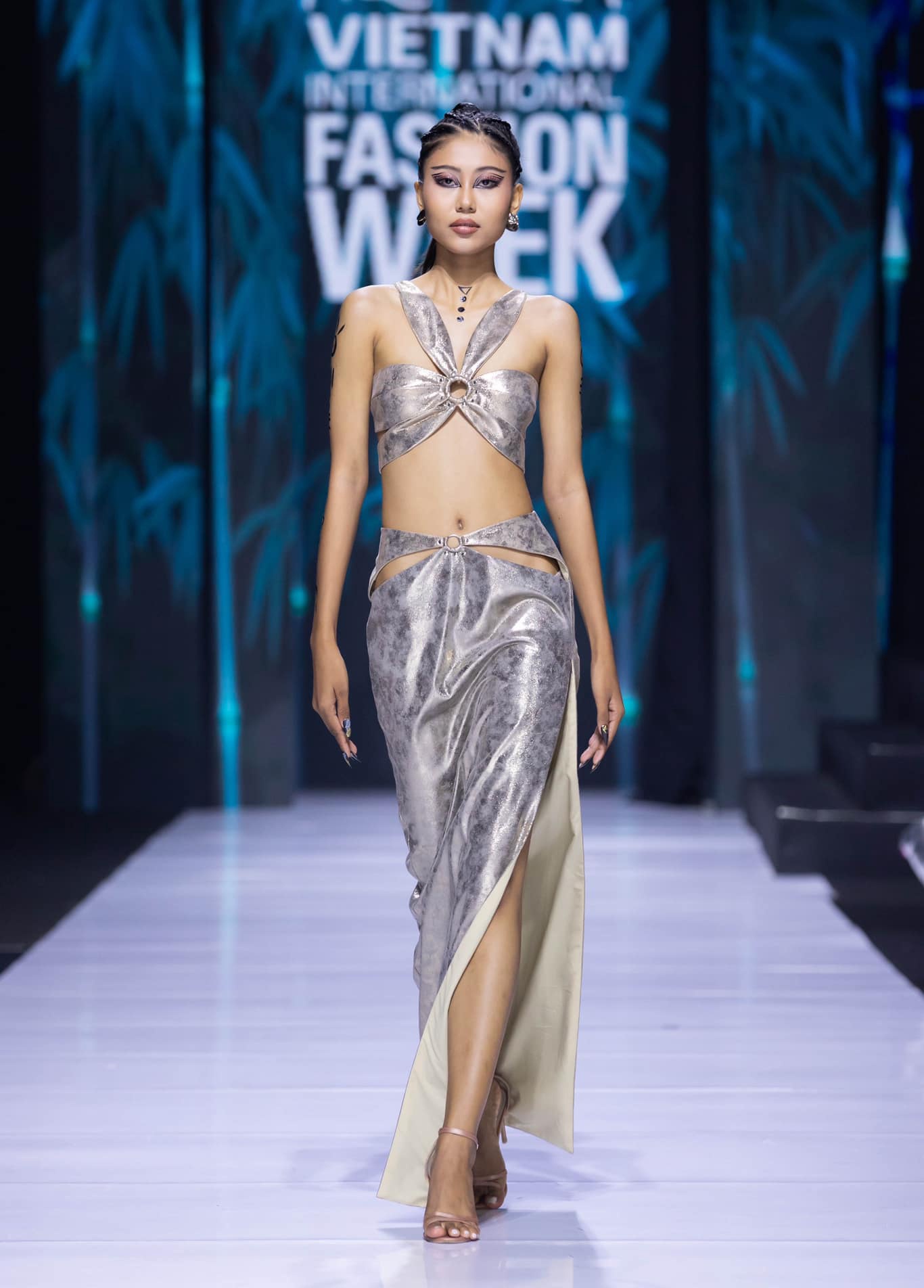 Hoa hau cac Dan toc Viet Nam 2022 anh 6