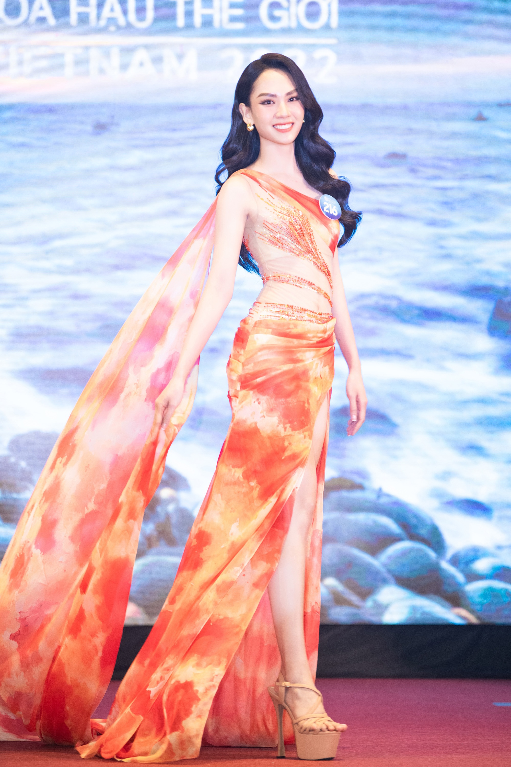 Hoa hau The gioi Viet Nam 2022 anh 6