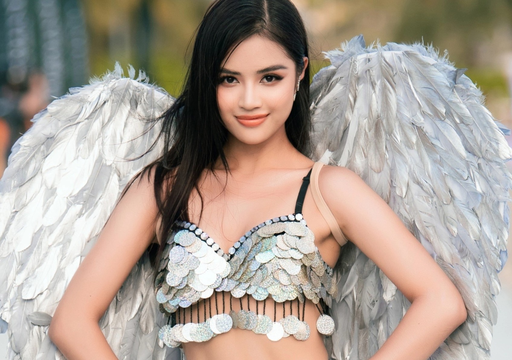 Thi sinh Hoa hau The gioi Viet Nam trinh dien dam da hoi hinh anh