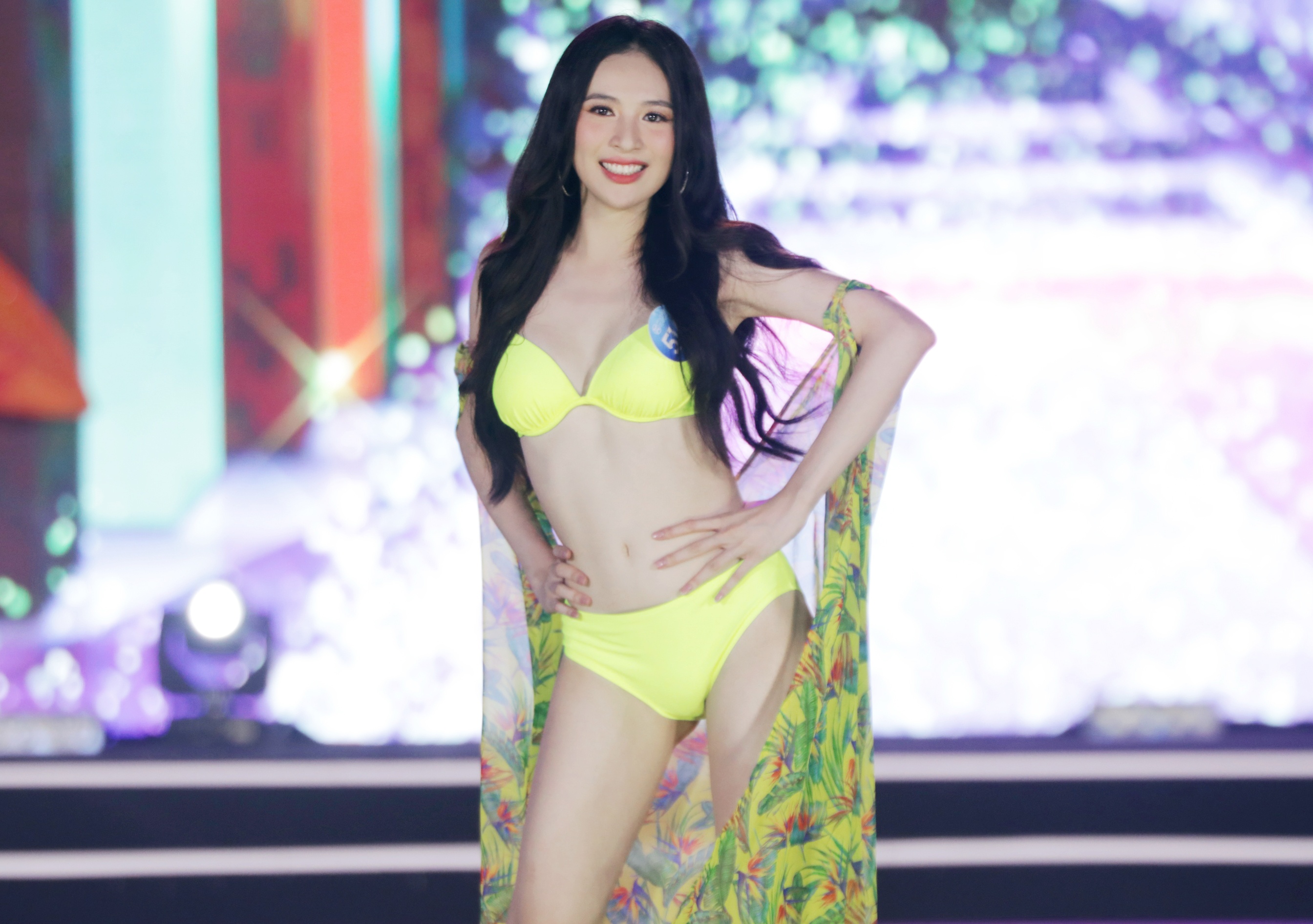 Co gai thang giai Nguoi dep bien cua Hoa hau The gioi Viet Nam 2022 hinh anh