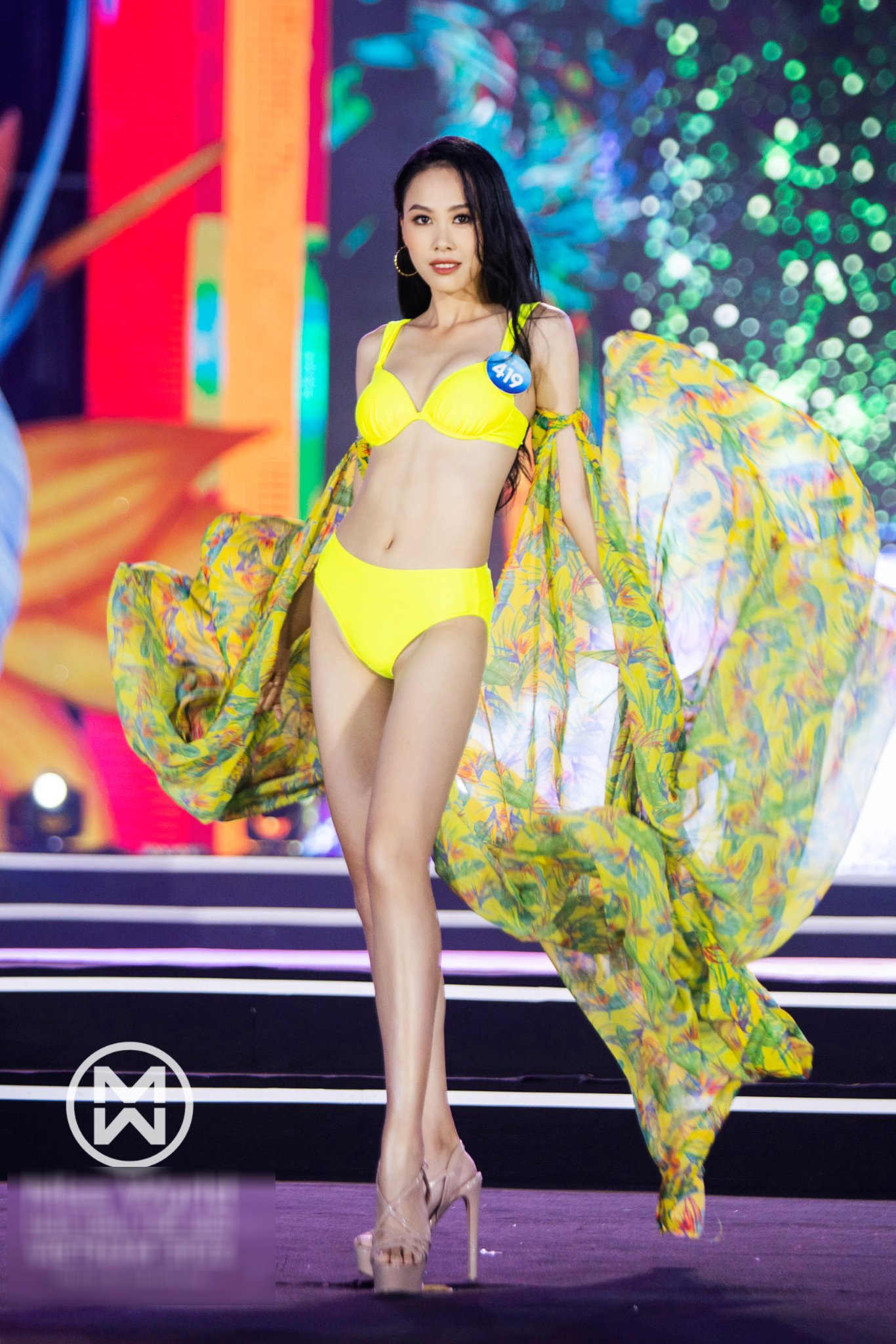 Hoa hau The gioi Viet Nam 2022 anh 1