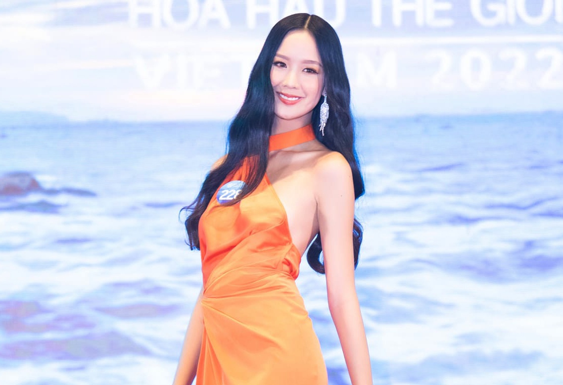 Nguoi dep cao 1,85 m tai Hoa hau The gioi Viet Nam hinh anh