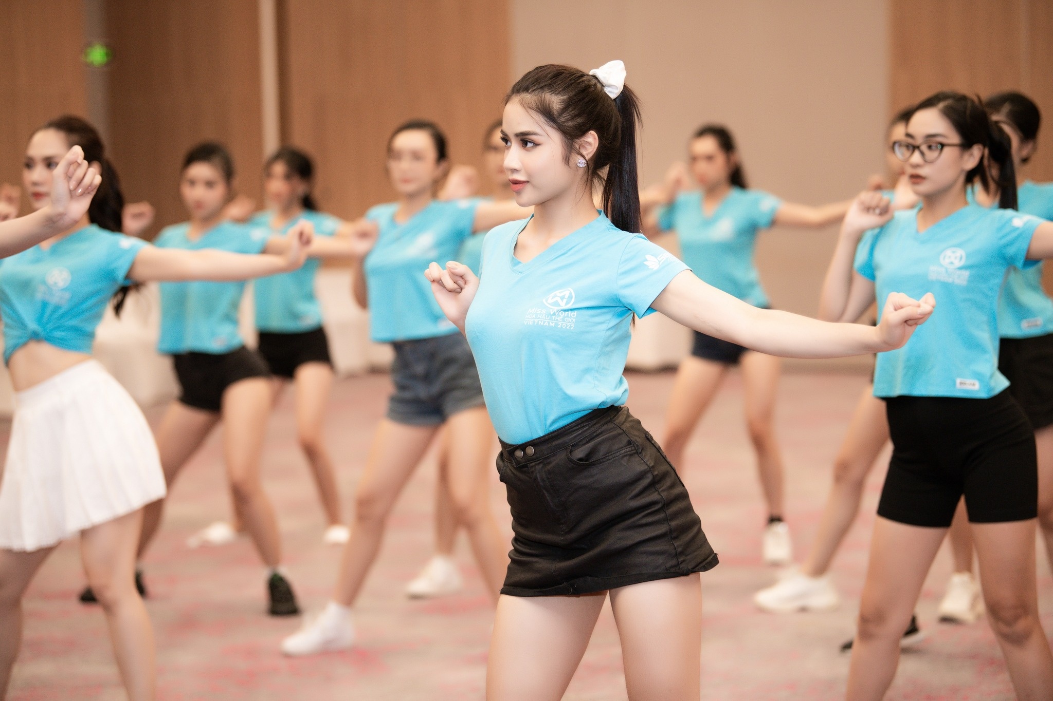 Hoa hau The gioi Viet Nam chung ket anh 5