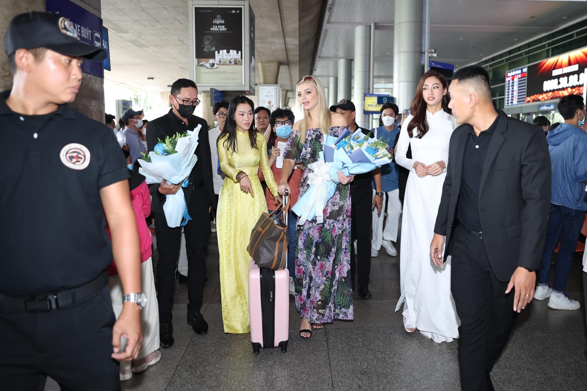 Duong kim Miss World Karolina Bielawska anh 1