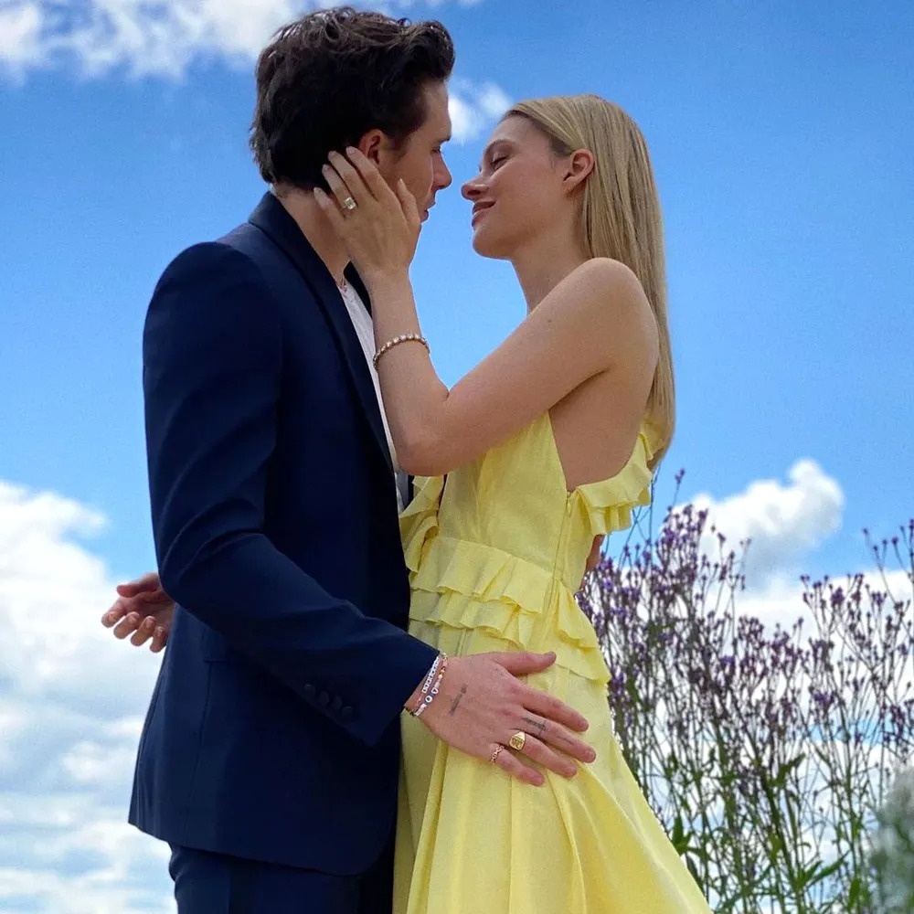 Victoria Beckham con dau Nicola Peltz anh 3