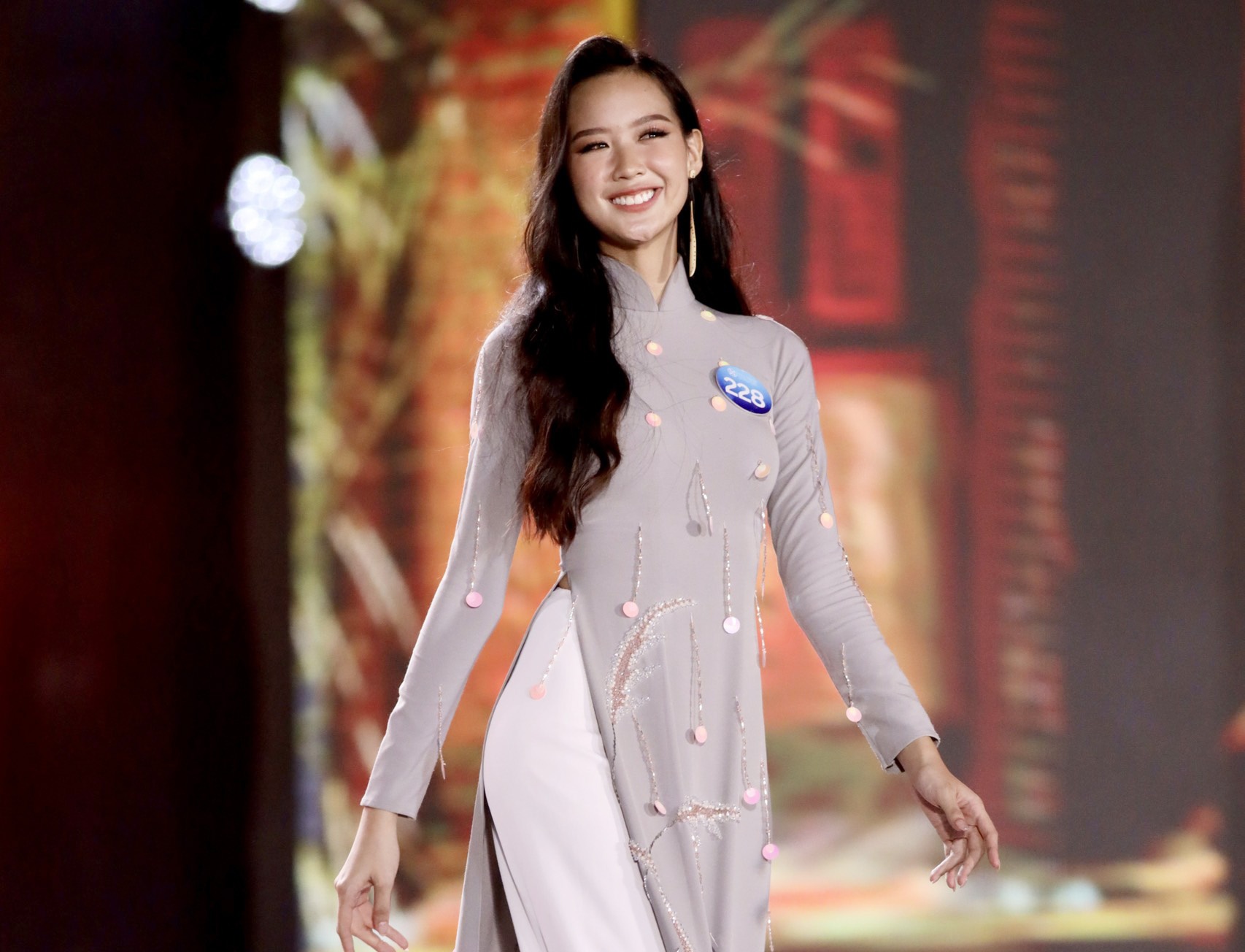 A hau Bao Ngoc anh 9