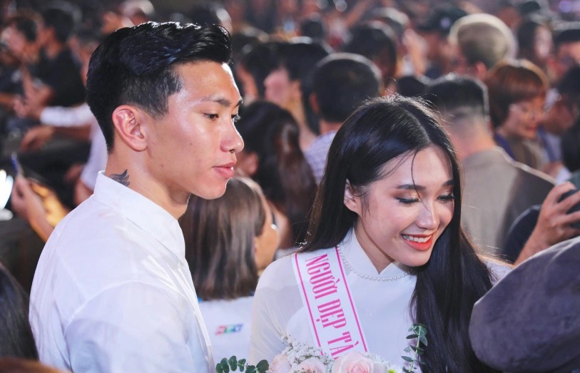 Hai nam yeu kin tieng cua Doan Hai My va Doan Van Hau hinh anh