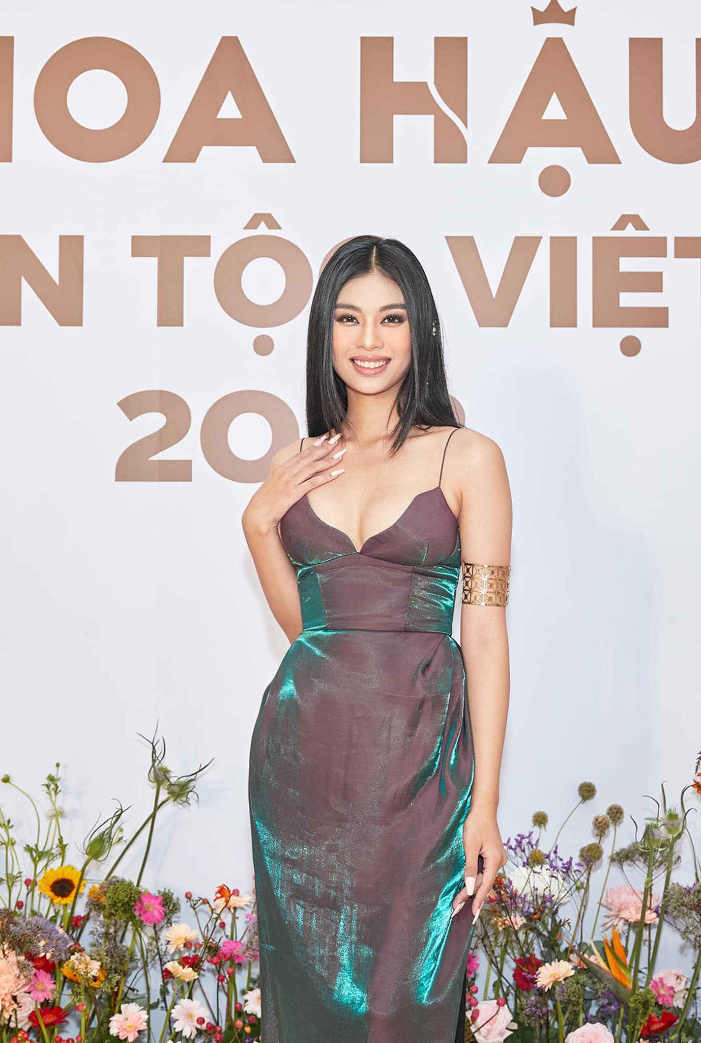 Hoa hau Hoa binh anh 6